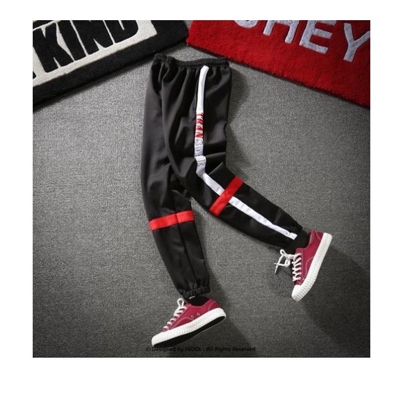 Artic Retro - Picture 1 of 1